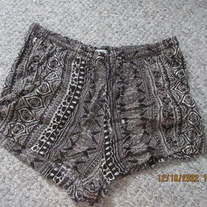 patterned american eagle shorts